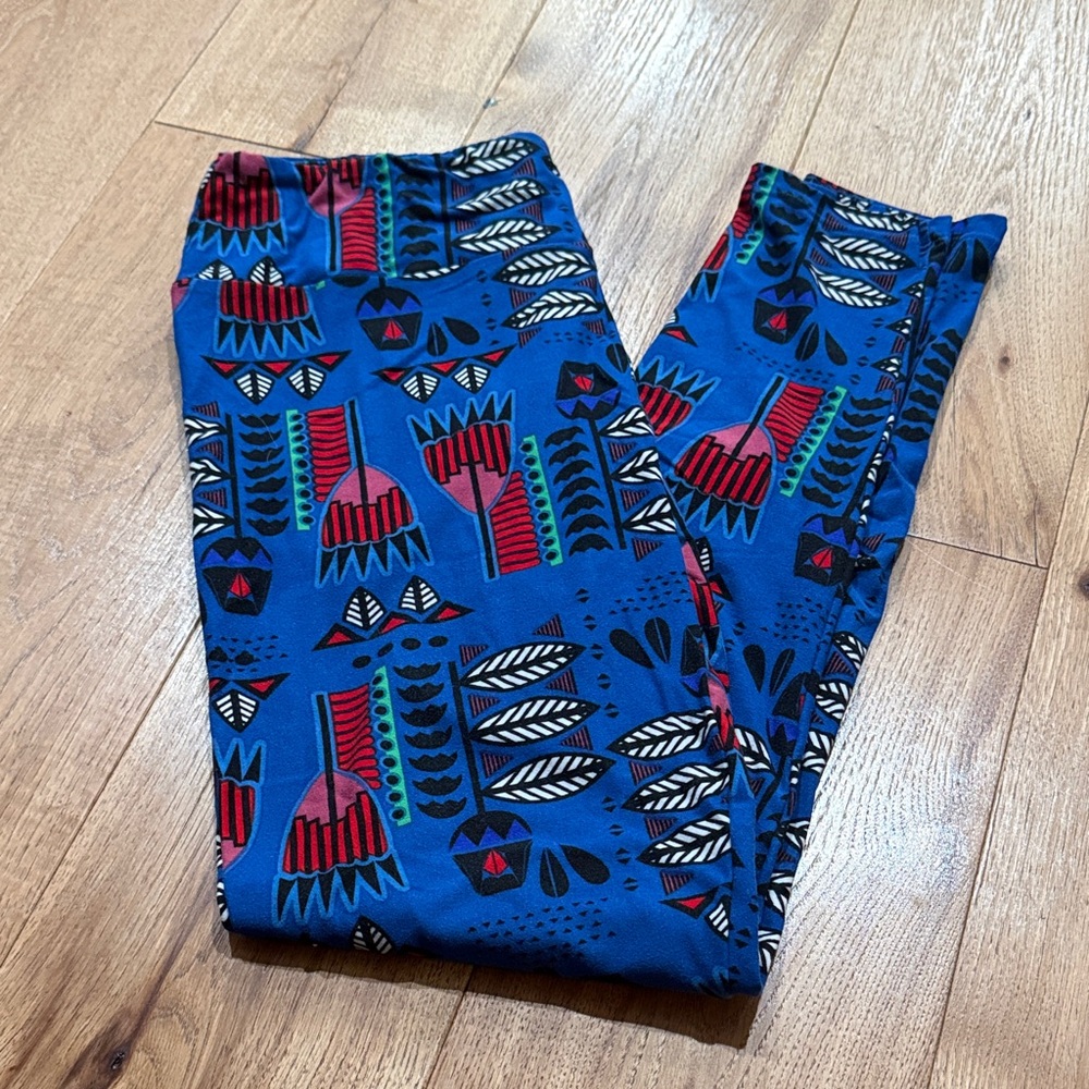 LuLaRoe Leggings with Blue and Red Geometric Pattern
